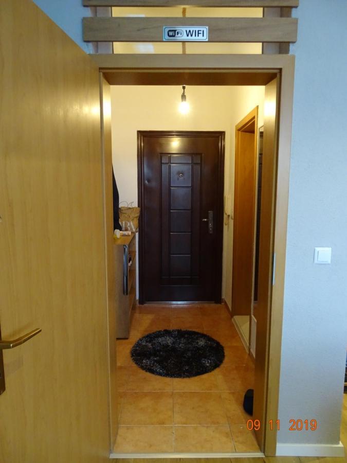 Ora-Prn,Cosy Apartment In The City Center Pristina Exteriör bild